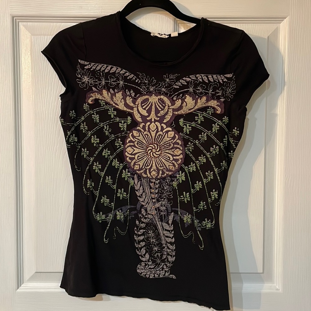 Women’s short sleeved shirt. Lightweight material. Size medium
